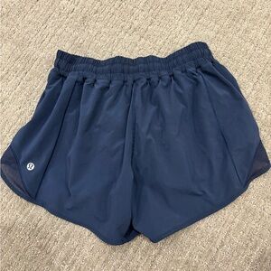 Lululemon Hotty Hot Navy Shorts Size 6 Regular